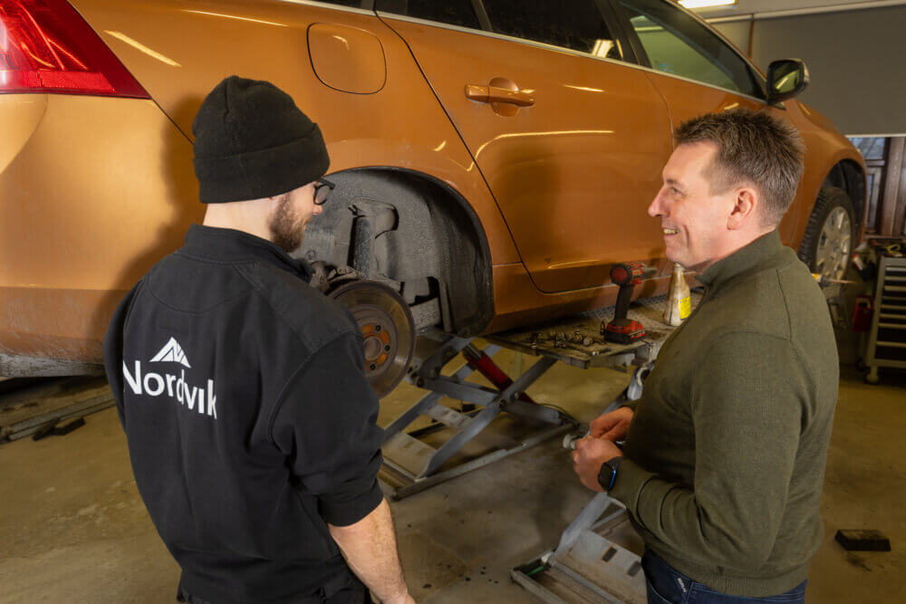 29 ÅRS ERFARING: Kim-Harry Andreassen har hatt alle jobber du kan ha i bilbransjen, og nå gleder han seg til å ta Nordvik på Fauske til nye høyder.